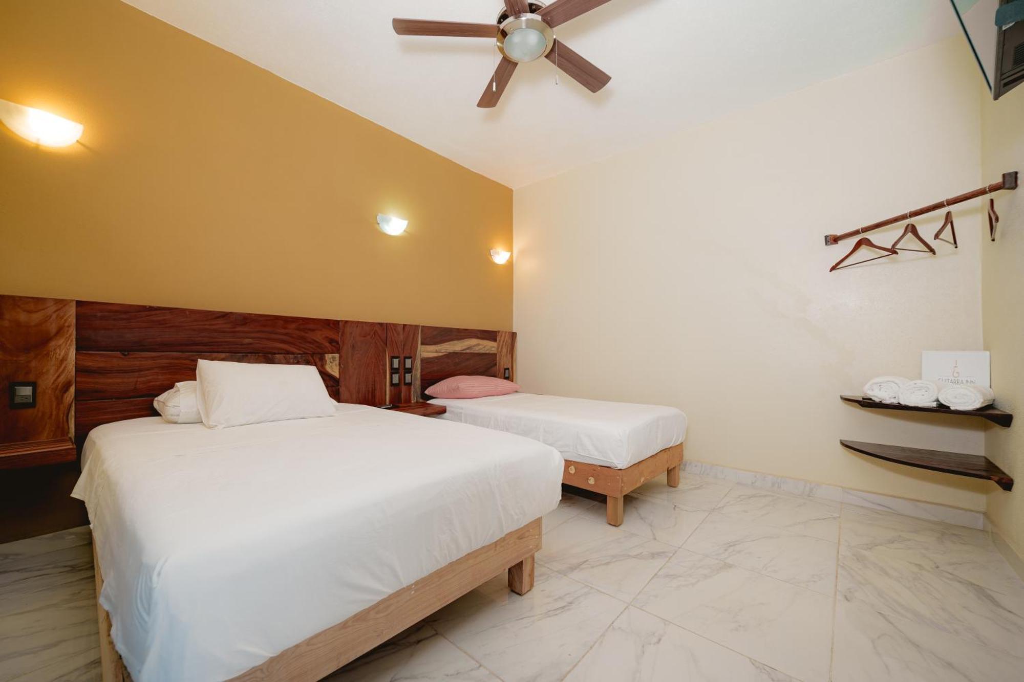 Hotel Guitarra *