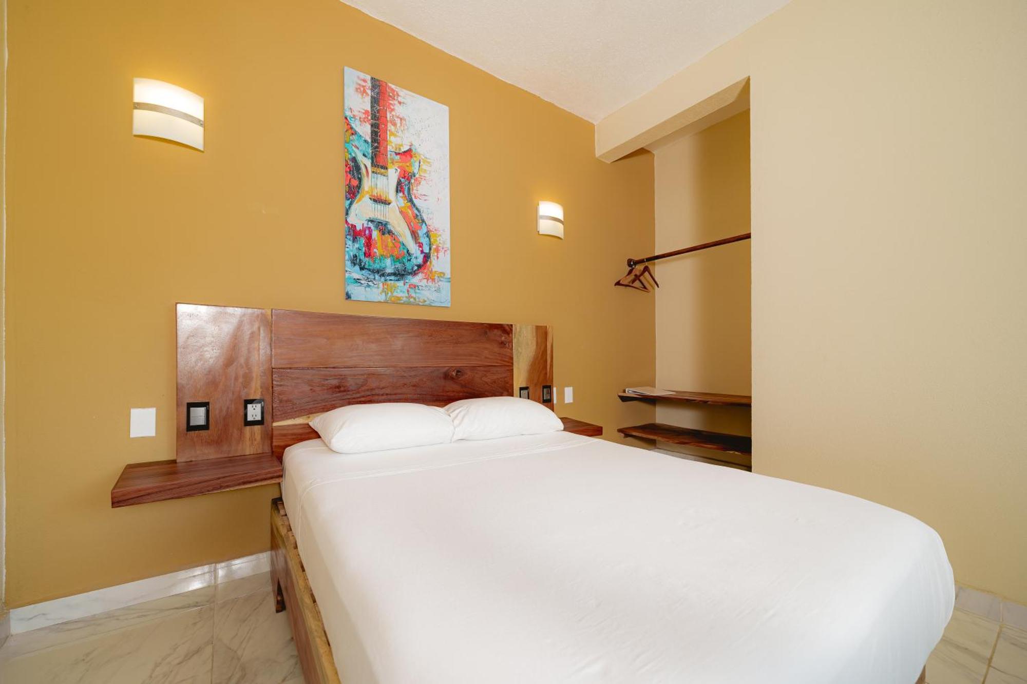 Guitarra Hotel *